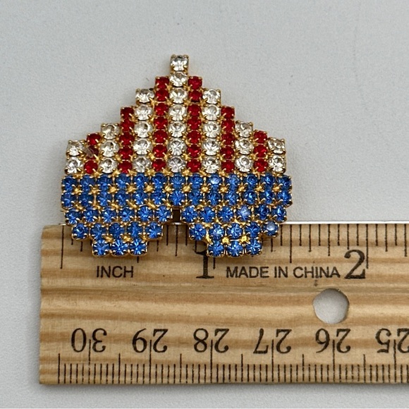 Amazing vintage patriotic rhinestone Heart American Flag Pin signed OT - Picture 4 of 5
